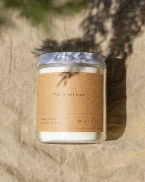 Bougie de soya —  Pin & vétiver — 8 oz (50 heures)