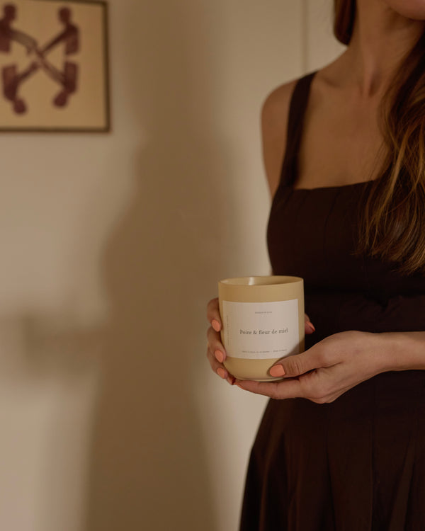 Bougie de soya — Poire & fleur de miel — Pot en céramique